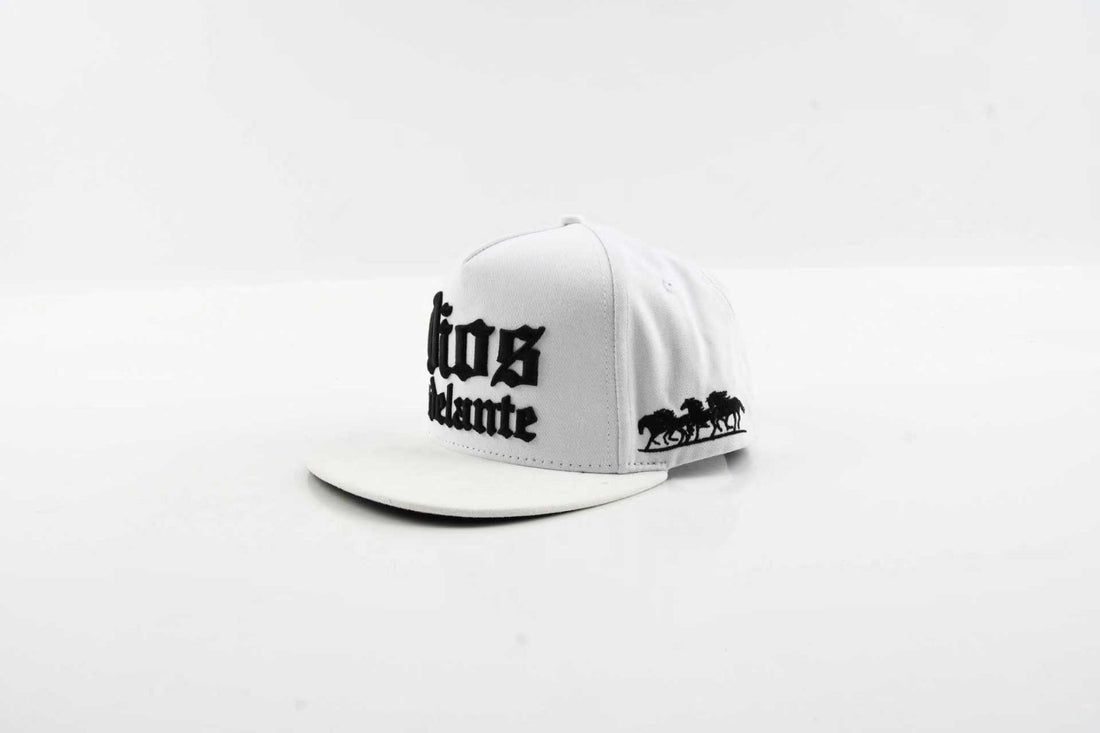 Dios Por Delante (White) – Puro 440 Hat